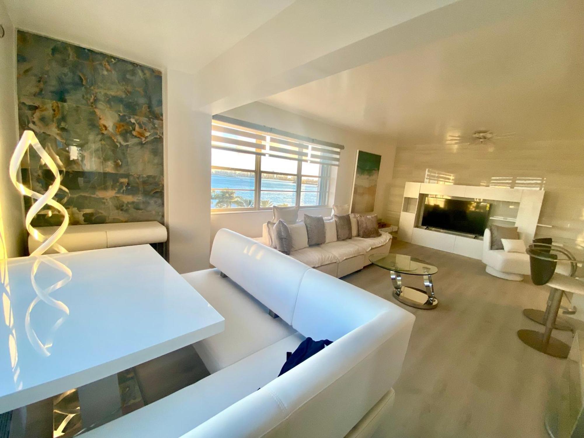 Panoramic Luxurious Waterfront One Bedroom Apartment With Miami Skyline View Free Parking 5Min Drive To Miami Beach Luaran gambar
