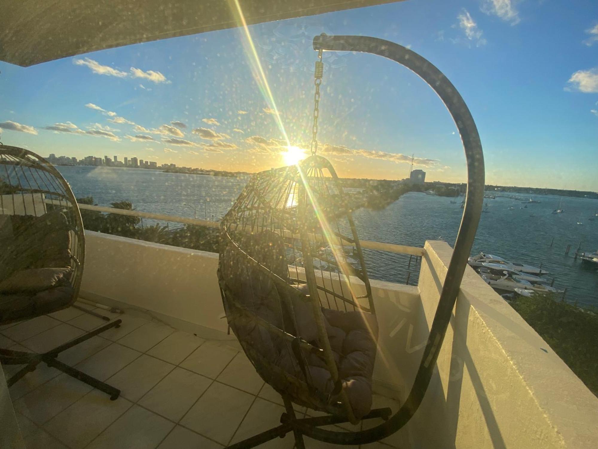 Panoramic Luxurious Waterfront One Bedroom Apartment With Miami Skyline View Free Parking 5Min Drive To Miami Beach Luaran gambar