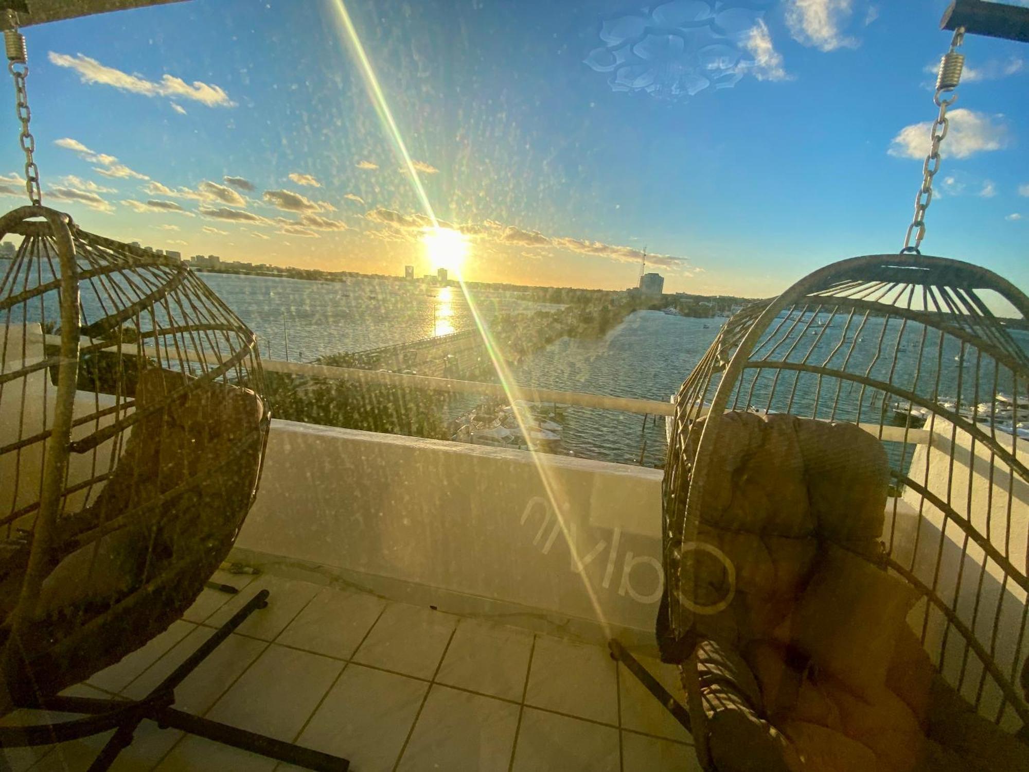 Panoramic Luxurious Waterfront One Bedroom Apartment With Miami Skyline View Free Parking 5Min Drive To Miami Beach Luaran gambar